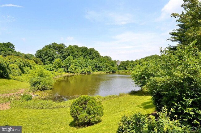 Building Photo - 10940 Brewer House Rd