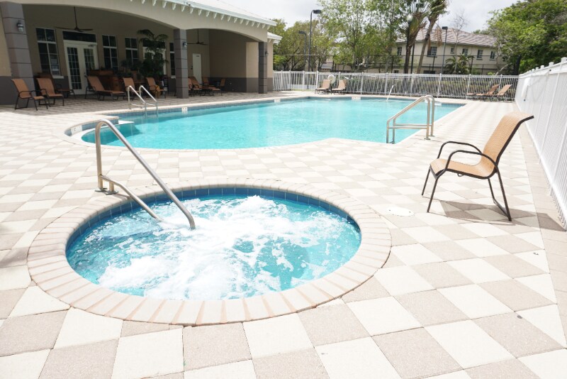 Building Photo - 1987 Nassau Dr