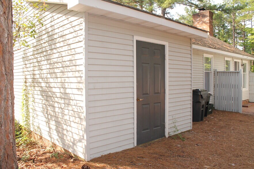 Building Photo - 1624 E Indiana Ave