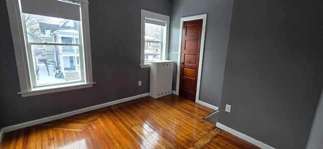 Building Photo - 221-221 Quail St