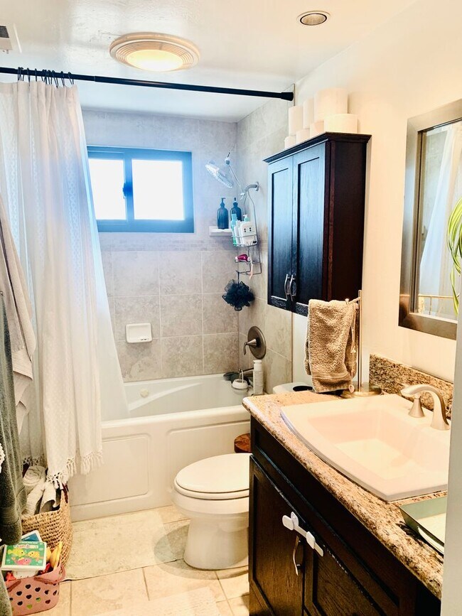Building Photo - BEAUTIFUL 2BD/2.5BA Condo Available in Nor...