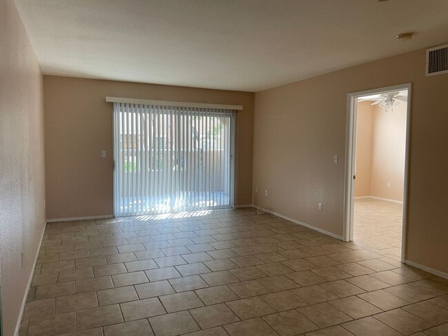 Building Photo - Gated First Floow Summerlin Condo - 2 Bedr...