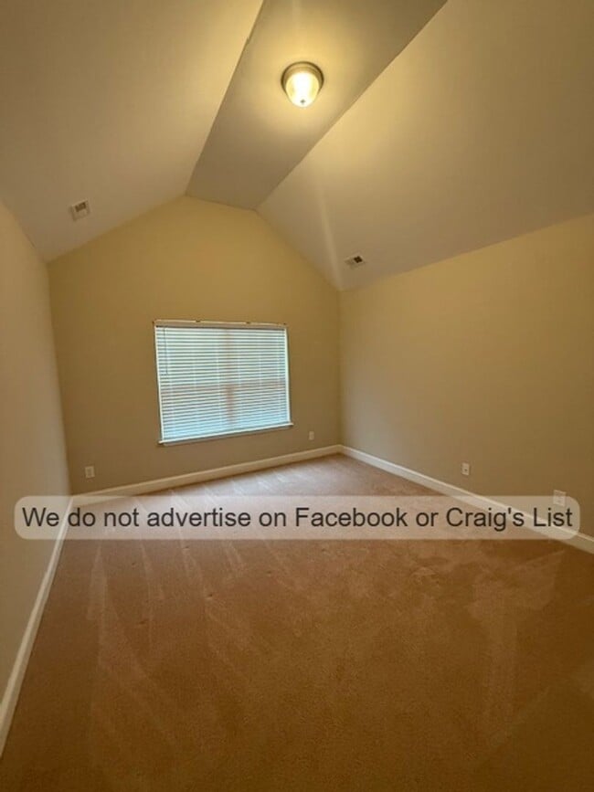 Building Photo - Carolina Lakes- Maplewood Drive