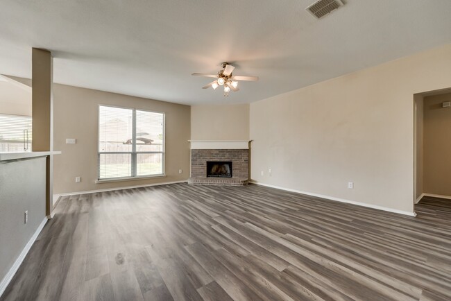 Building Photo - Updated 3-2-2 Ranch in McKamy Evers (North Denton)