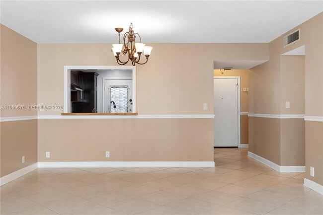 Building Photo - 301 NE 14th Ave