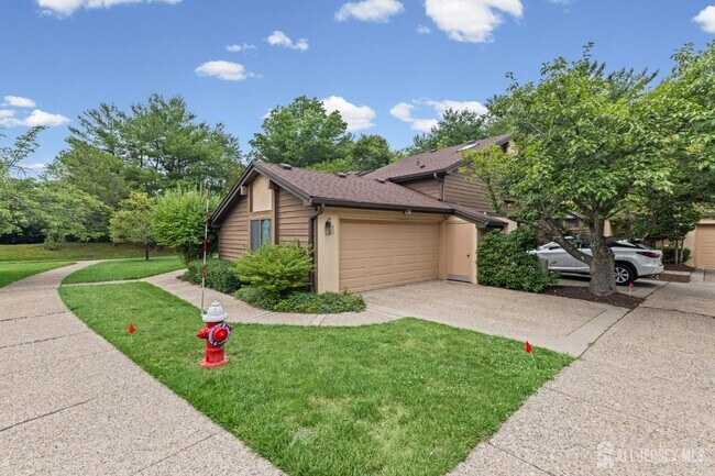 Building Photo - 130 Sayre Dr