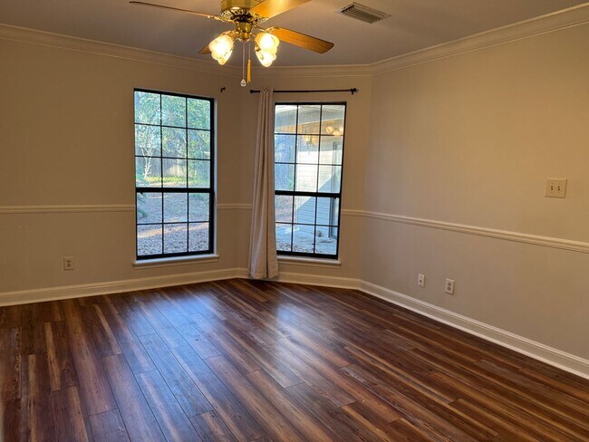 Building Photo - 112 Eagles Landing Dr