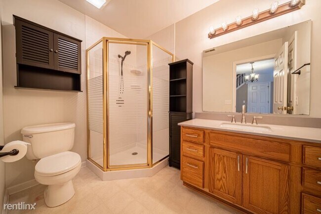 Building Photo - 6683 Courtyard Dr