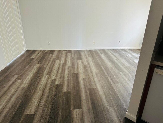 Building Photo - 8904-5112 Sandshot Ct