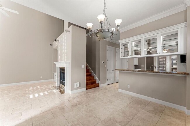 Building Photo - 1038 Memorial Village Dr