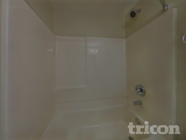 Building Photo - 12984 Fishers Island Rd