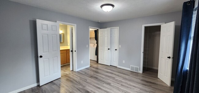 Building Photo - Beautiful 3 Bed, 2 Bath Home w/ Office in ...