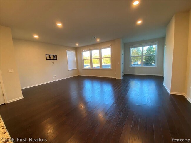 Building Photo - 22490 Woodbridge Ln