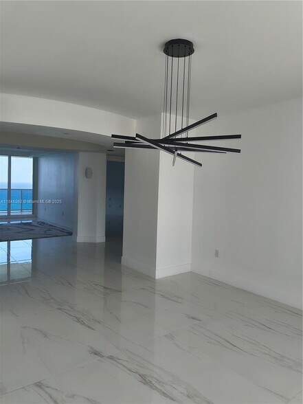 Building Photo - 19111 Collins Ave