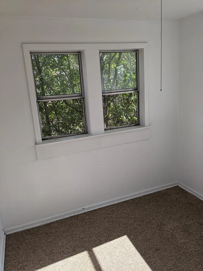 Building Photo - 1140 Moorlands Dr