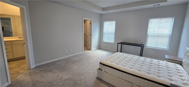 Building Photo - 730 Blue Moon Xing