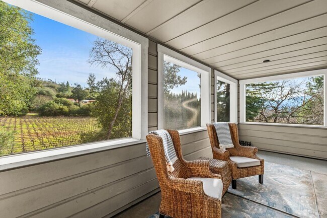 Building Photo - 2850 Silverado Trail N