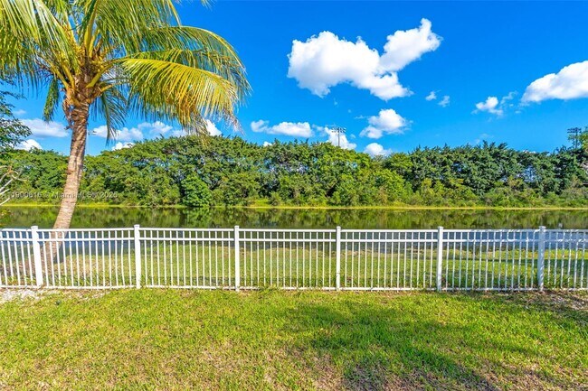 Building Photo - 425 SW 198th Terrace