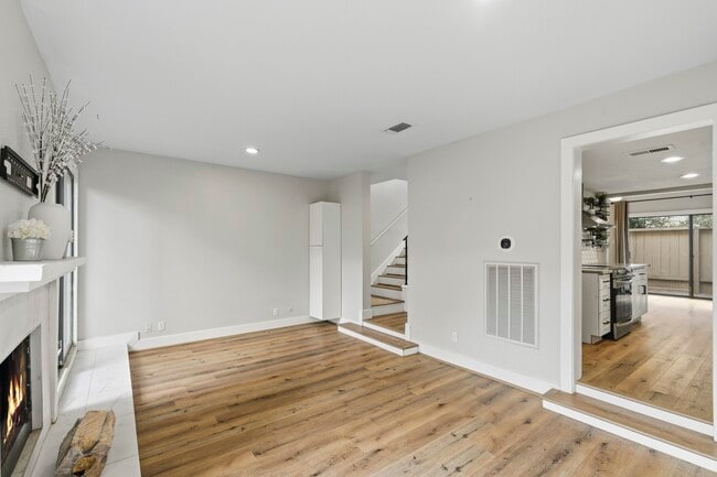 Building Photo - 1063 Country Pl Dr
