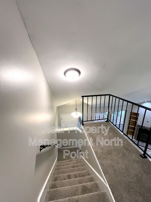 Building Photo - 3030 Steeplechase Dr