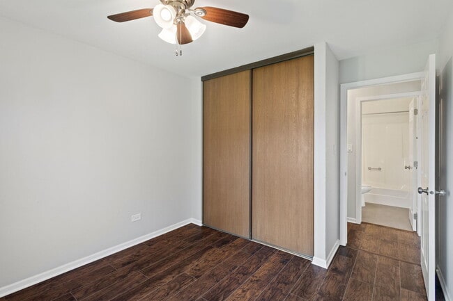 Building Photo - 7030 Park Ln Ct