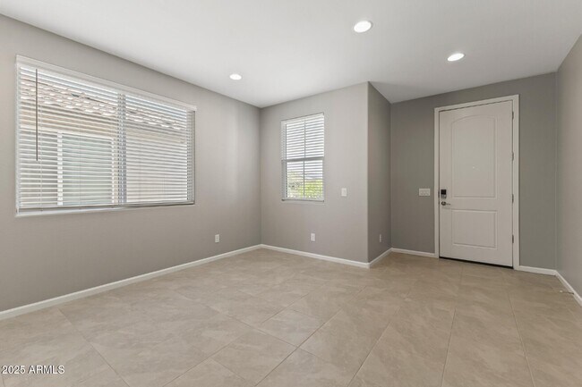 Building Photo - 12219 E Wallflower Ln