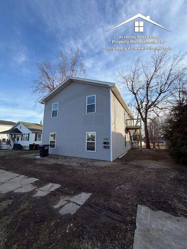Building Photo - 508 E 8th St