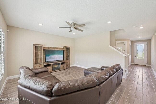 Building Photo - 91 Ridgewind Dr
