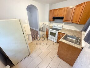 Building Photo - 2446 N 33rd St