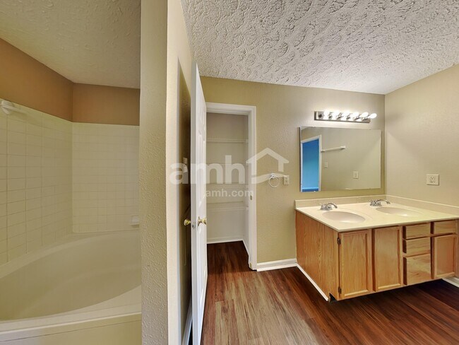 Building Photo - 12154 Brushfield Ln