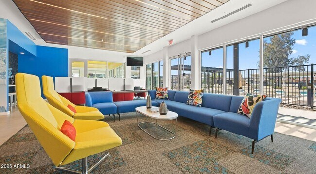 Building Photo - 6025 W Thomas Rd