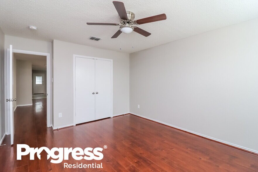 Building Photo - 509 Travis Ranch Tr
