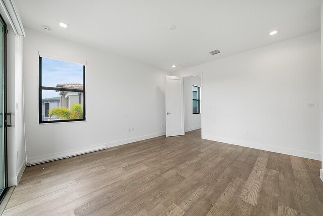 Building Photo - 8561 Crystal Downs Ave