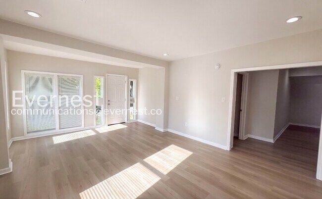 Building Photo - 4-Bed/2-Bath/Pet Friendly/Available Soon!