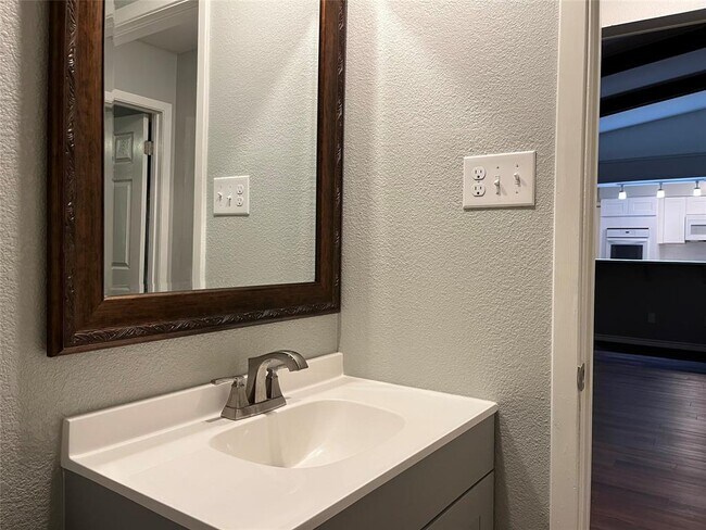 Building Photo - 1619 Cripple Creek Dr