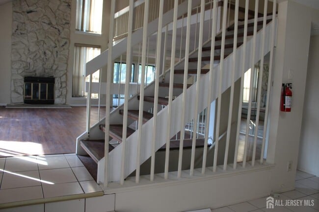 Building Photo - 157 Westgate Dr