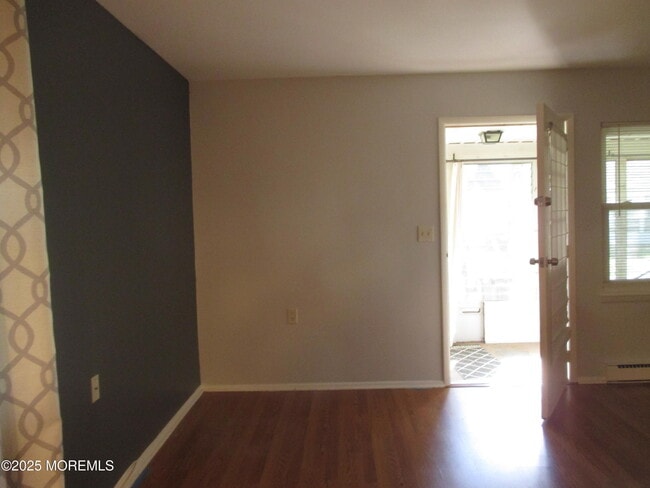 Building Photo - 469D Thornbury Ct