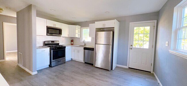 Building Photo - 601 Uhler Ave