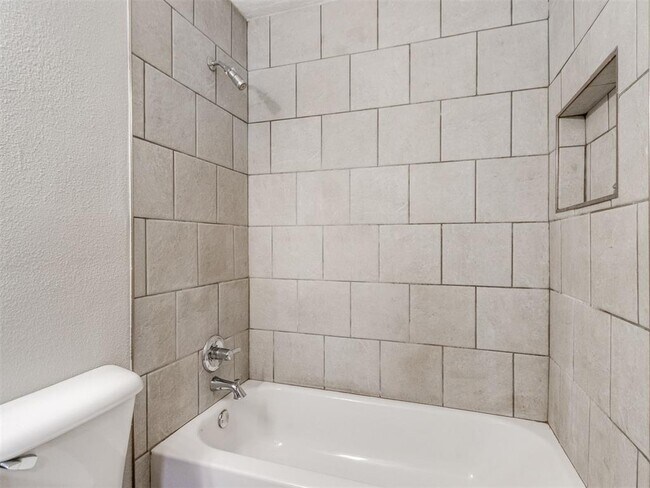 Building Photo - 821 Russell Cir