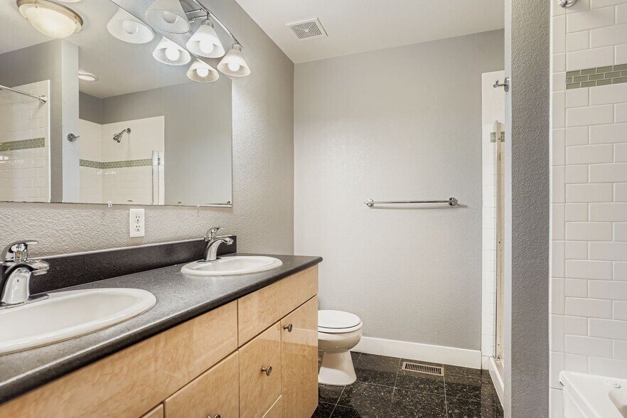 Building Photo - 356 W Archer Pl