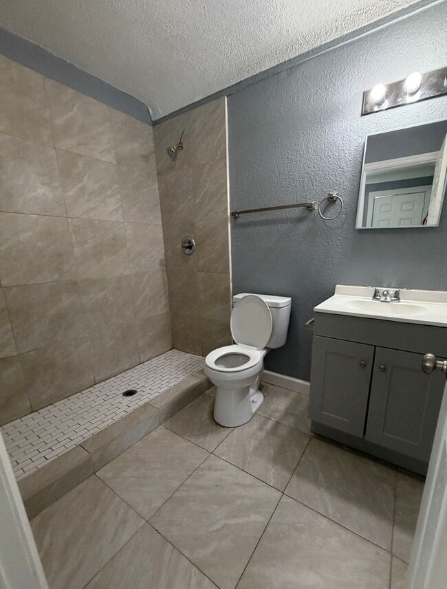 Building Photo - 4619