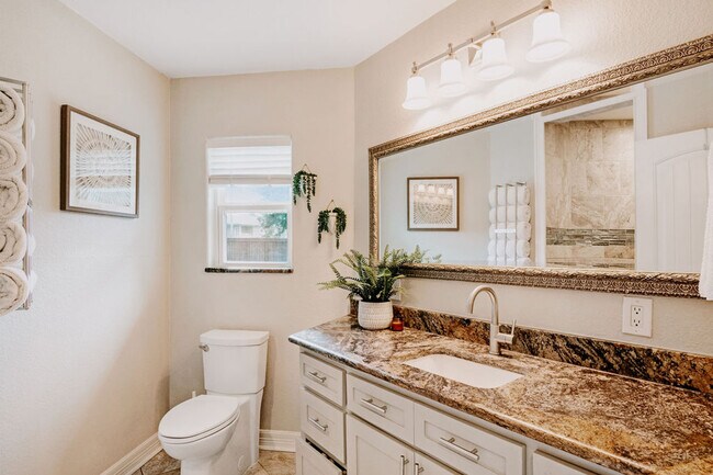 Building Photo - 134 Sinclair St