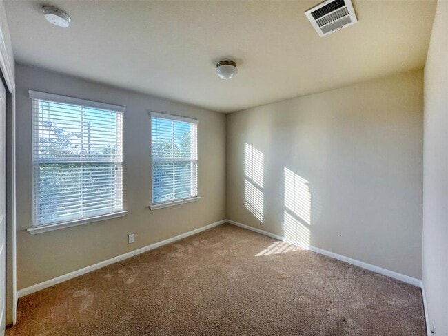 Building Photo - 928 Lost Pines Ln