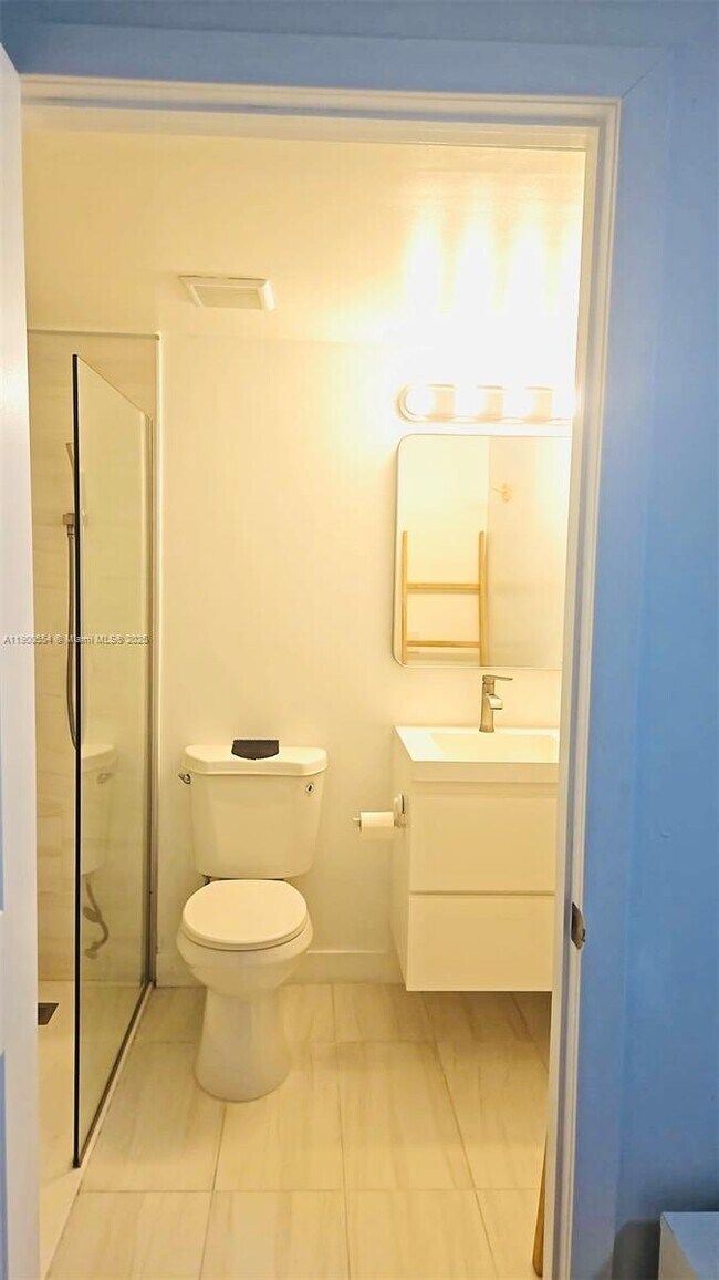 Building Photo - 1550 Drexel Ave