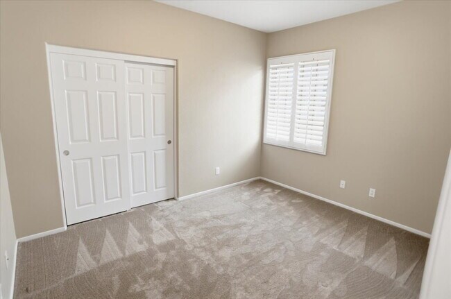 Building Photo - Spacious Alta Vista Valencia Home with Loft, Private Yard, and Community Amenities