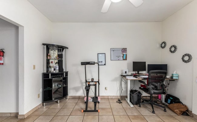 Building Photo - Townes at South Park