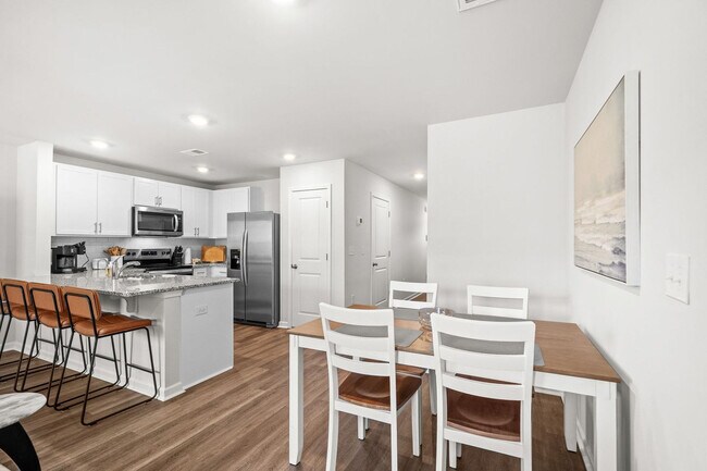 Building Photo - 332 Bayou Loop