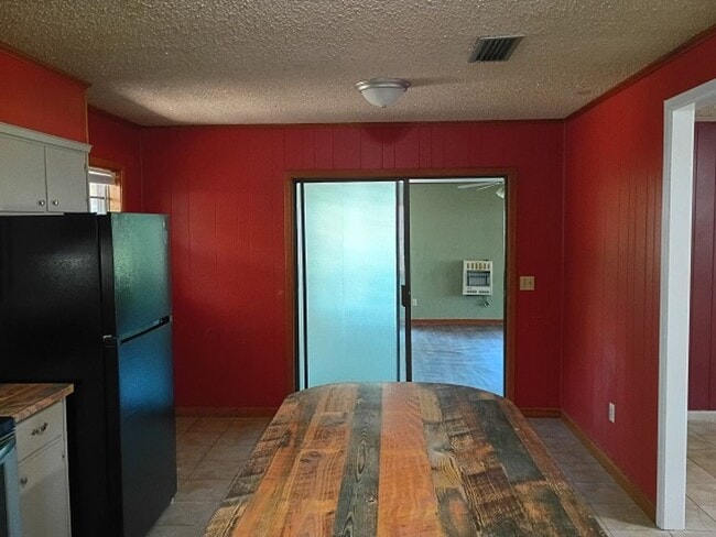 Building Photo - 300 Slayden St