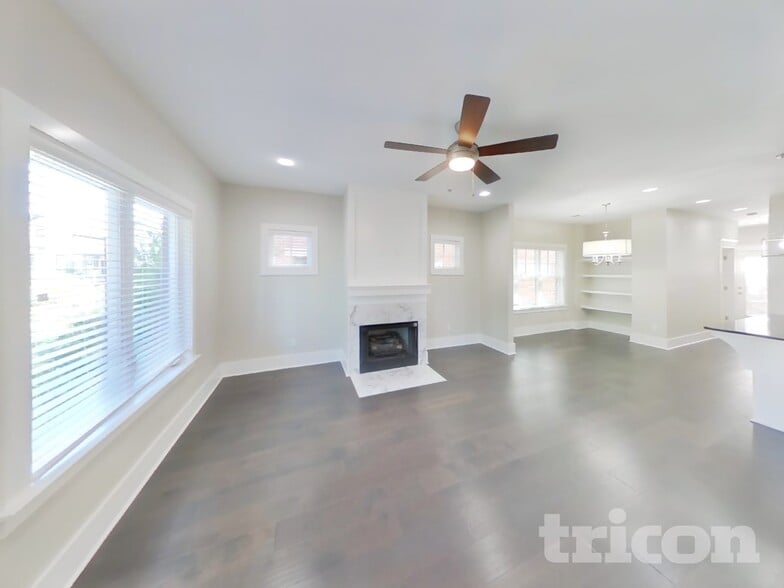 Building Photo - 1242 Hillwood Private Cove