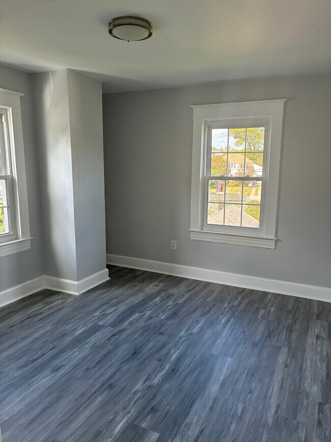 Building Photo - 4406 Hooper Ave